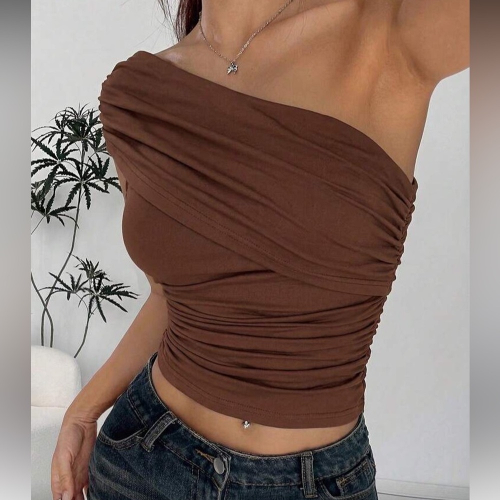One-Shoulder Ruched Tank Top in Brown - Picture 5 of 7